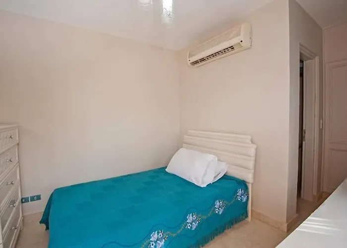 Y 140 Wast Golf Heated Private Pool الغردقة